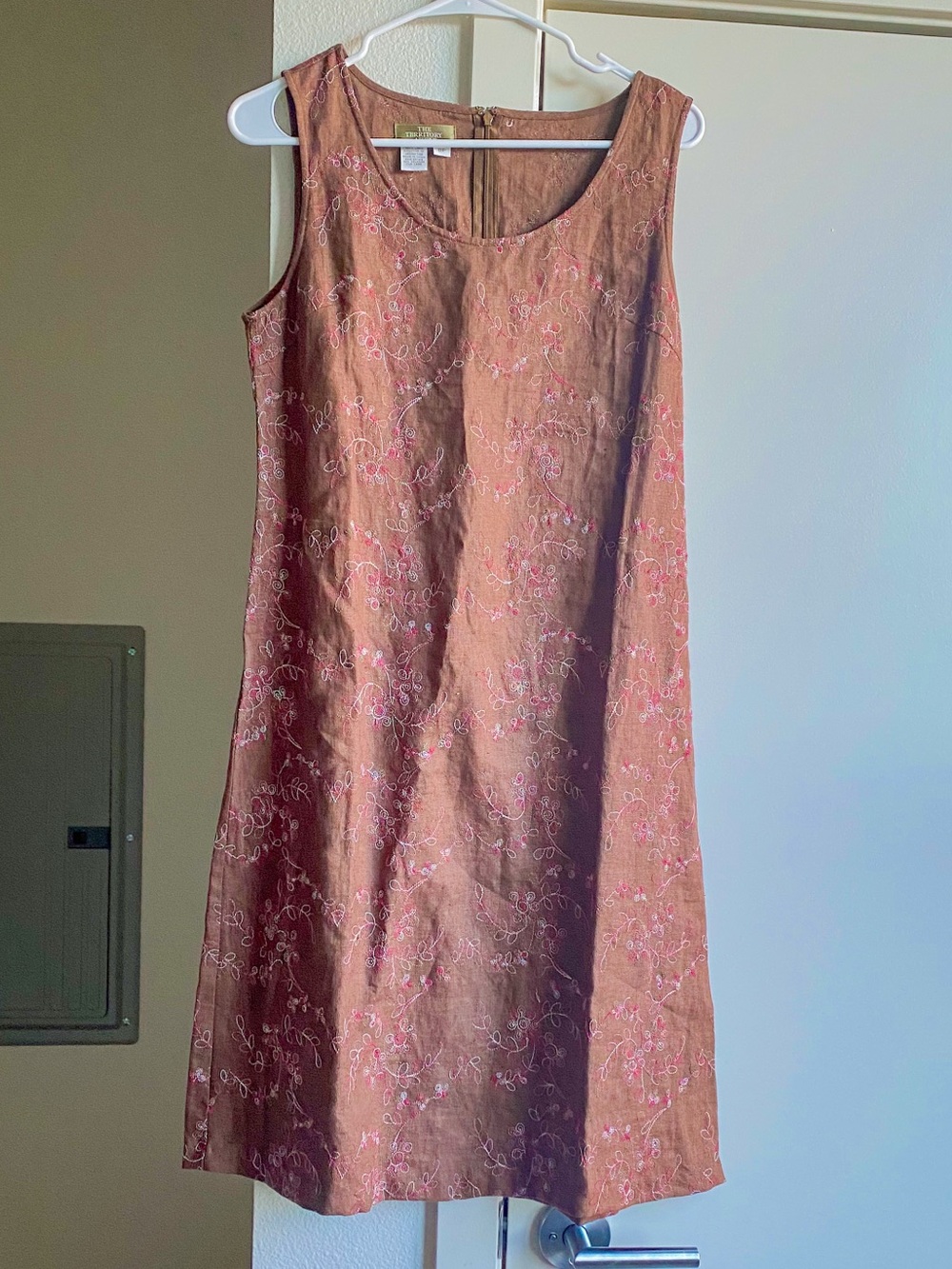 Vintage The Territory Ahead Linen Brown Floral Embroidered shift dress Sz 8P